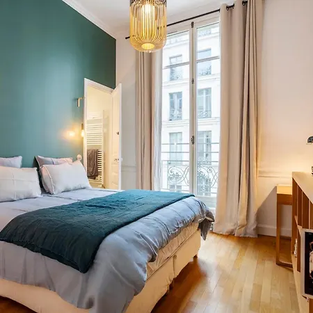 Apartment A Paris